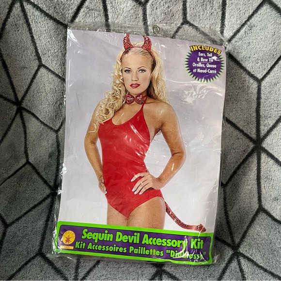 Sequin Devil 3 Piece Halloween Costume Accessory Kit NWT Y - Picture 1 of 5